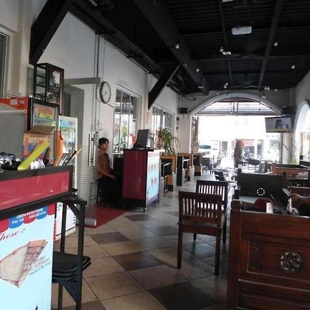 Vindhika Hotel Pengayoman Makassar Dış mekan fotoğraf
