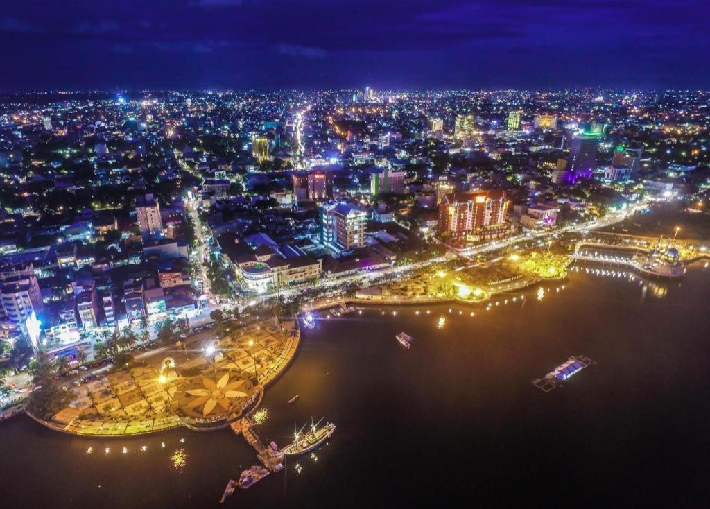 Vindhika Hotel Pengayoman Makassar Dış mekan fotoğraf